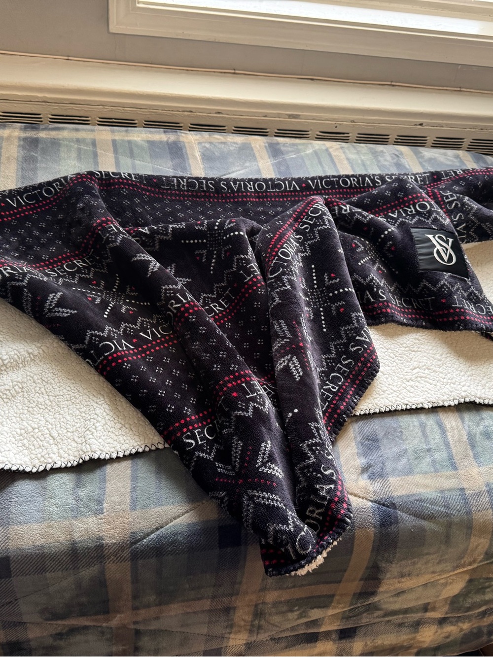 Victoria's Secret Black & Red Fair Isle Plush Throw Blanket